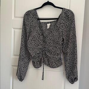H&MBlack and White Floral Blouse
